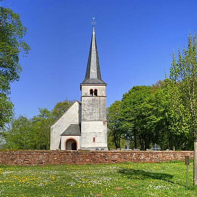 Foto: Alte Dorfkirche Kastel-Staadt