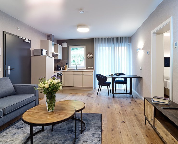 Erasmus Lodge: Modern Oak