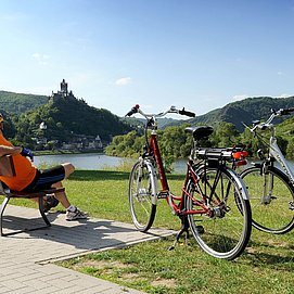 Pause auf dem Mosel-Radweg bei Cochem