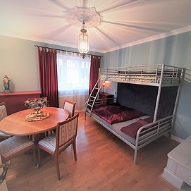 ein zweites Schlafzimmer