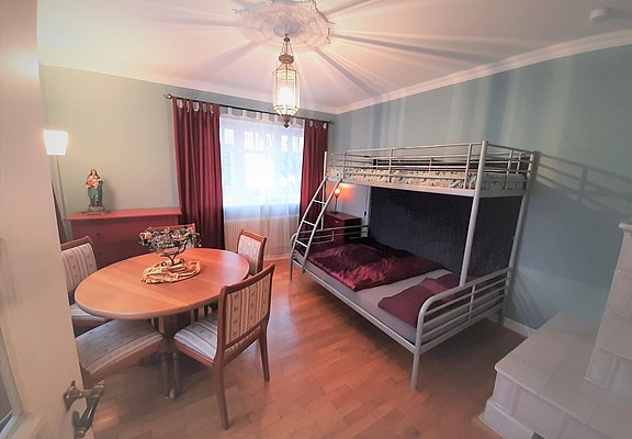 ein zweites Schlafzimmer