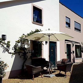 Ferienhaus - Eingang zur Wohnung mit Innenhof