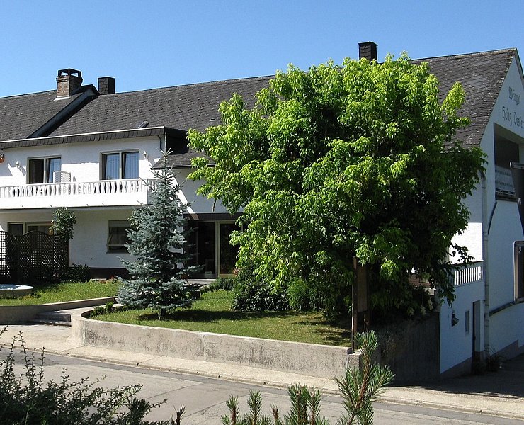 Hausansicht Weingut-Pension-Ferienwohnung