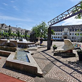 Martkplatz mit Rathaus Konz