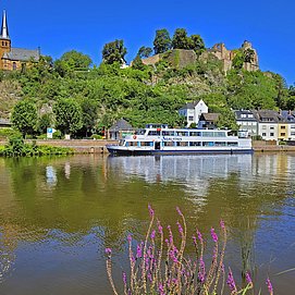 Blick auf die evangelische Kirche Saarburg