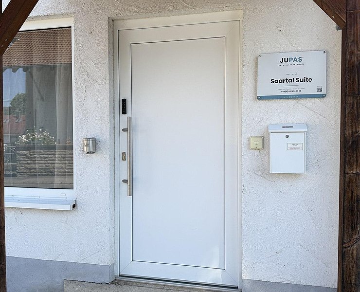JUPAS° Saartalstraße 13 - Außenansicht