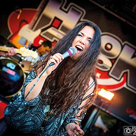 Sari Schorr (2)
