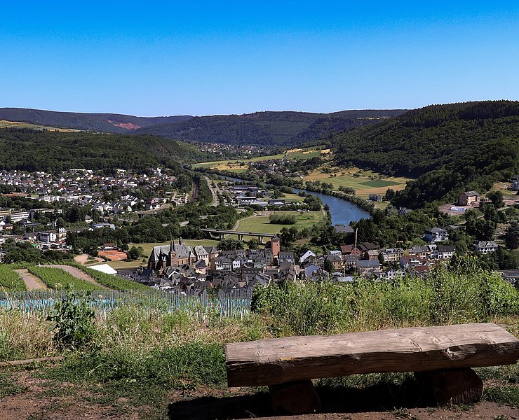 Blick vom Warsberg auf Saarburg