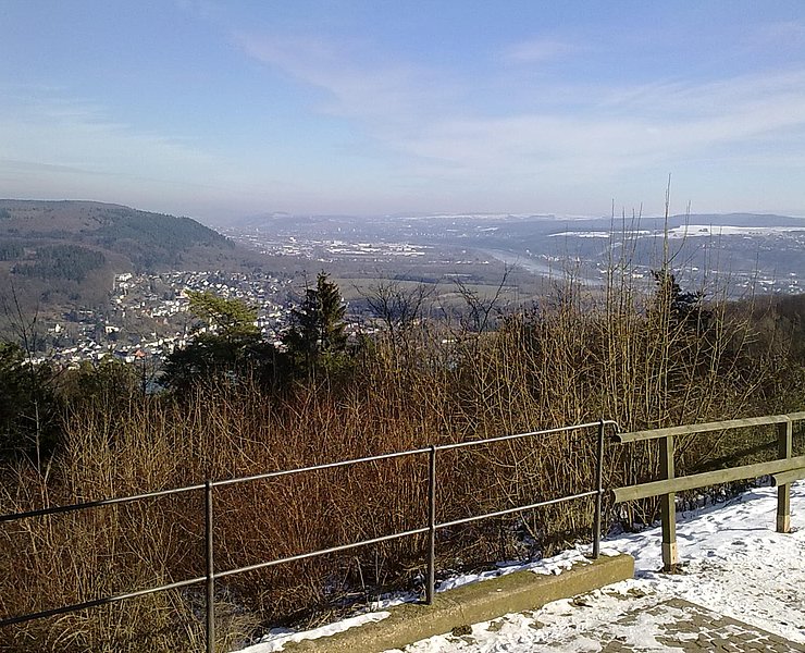 Blick von der Löschemer Kapelle ins Moseltal