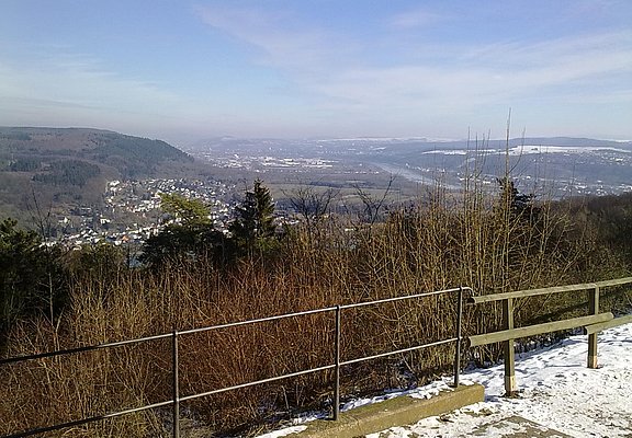 Blick von der Löschemer Kapelle ins Moseltal