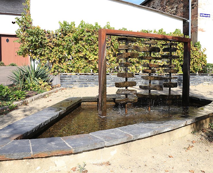 Brunnen Marktplatz Oberemmel