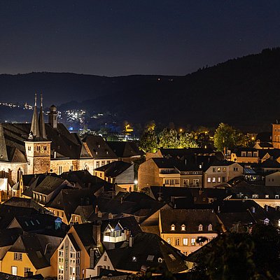 Foto: Saarburg bei Nacht