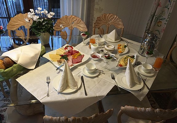 Frühstückstisch