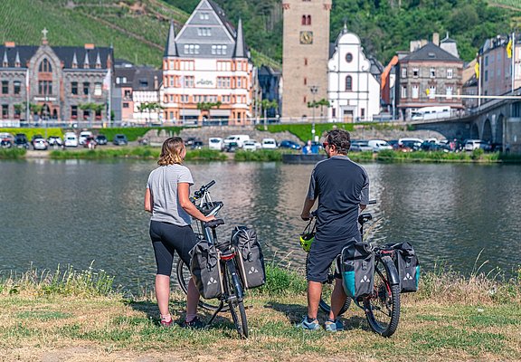 Auf dem Mosel-Radweg bei Bernkastel-Kues