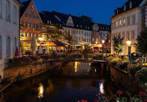 Buttermarkt in Saarburg bei Nacht