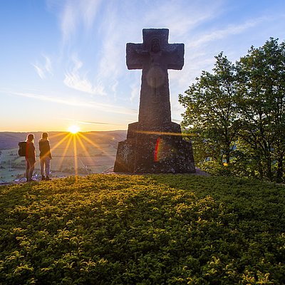 Foto: Ehrenfriedhof Kastel-Staadt (3)