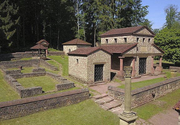 Tempelanlage Tawern (1)