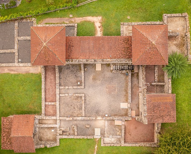 Drohnensicht auf die Römische Villa bei Mehring