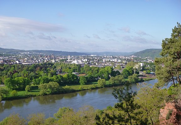 Ausblick vom Felsenweg auf Trier