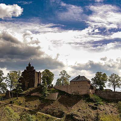 Foto: Burganlage Saarburg