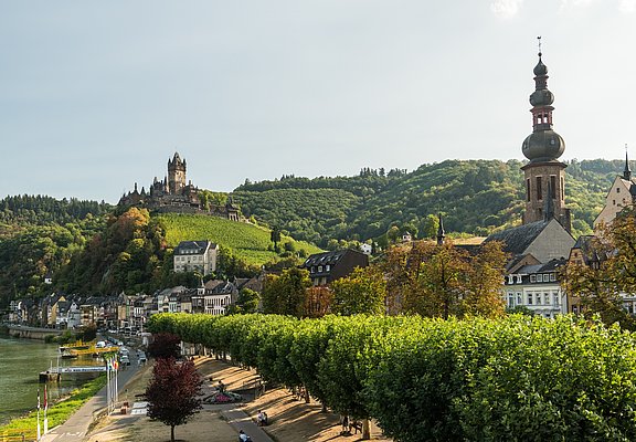 Blick auf die Altstadt und die Reichsburg in Cochem
