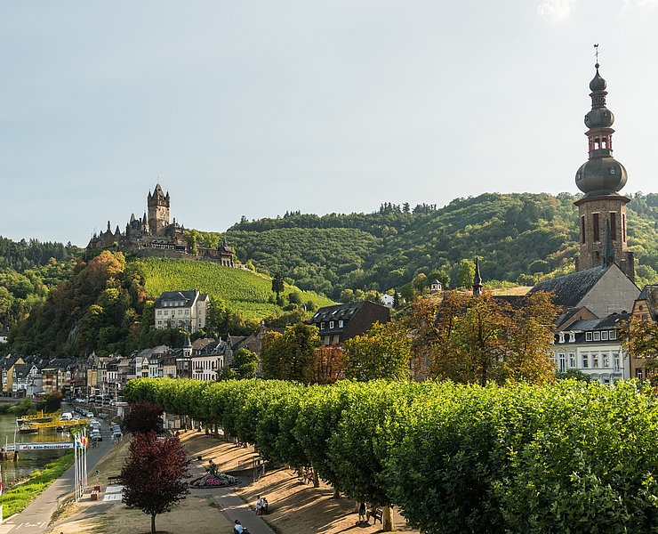 Blick auf die Altstadt und die Reichsburg in Cochem