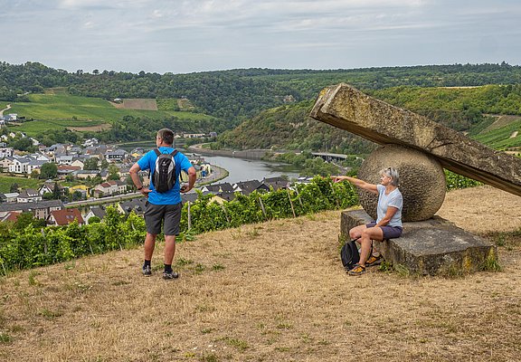 Skulptur "Knie im Gelenk" (5)