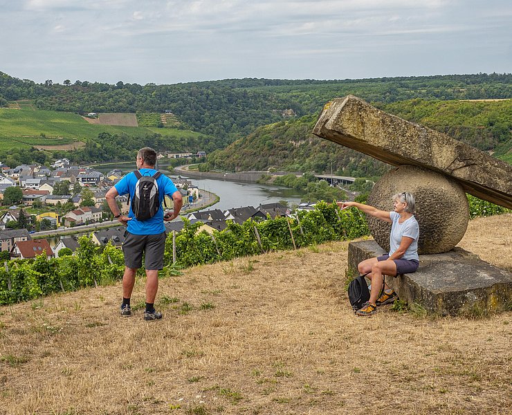 Skulptur "Knie im Gelenk" (5)