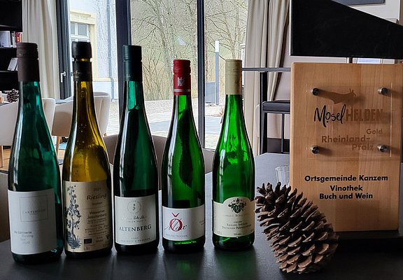 Buch und Wein (1)