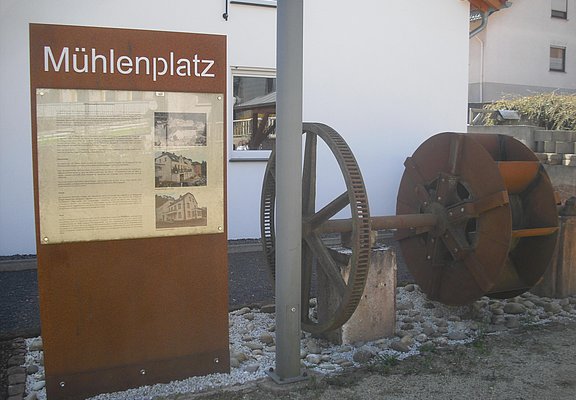 Mühlenplatz Kollesleuken (01)
