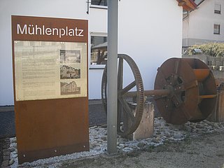 Mühlenplatz Kollesleuken (01)