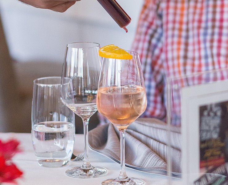 WINE CRIME 2