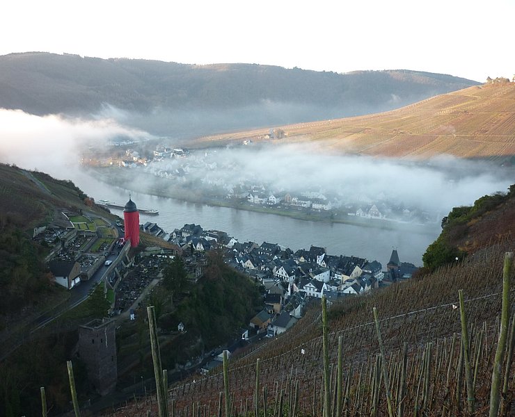 Blick auf Zell und den Runden Tum vom Collis-Steilpfad
