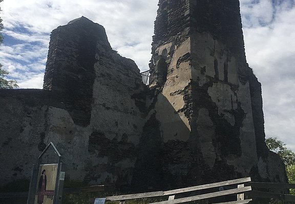 Klosterruine Wolf am Moselsteig Seitensprung Kluckertspfad
