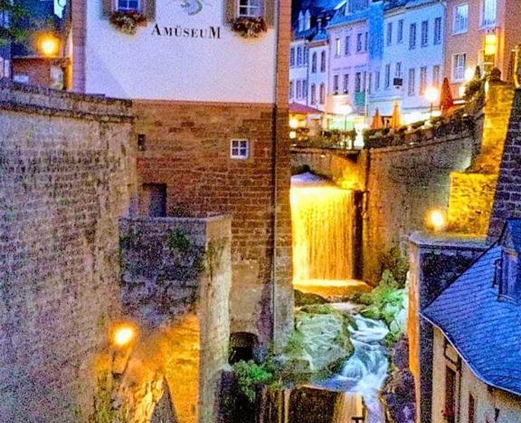 Saarburg bei Nacht (1)