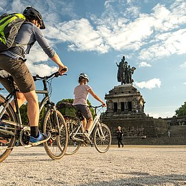 Ziel des Mosel-Radwegs am Deutschen Eck in Koblenz