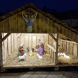 Weihnachtskrippe auf dem Fruchtmarkt