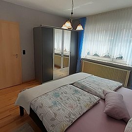 Schlafzimmer 1