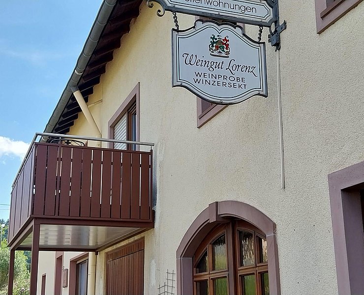 Weingut-Ferienwohnungen Lorenz (1)