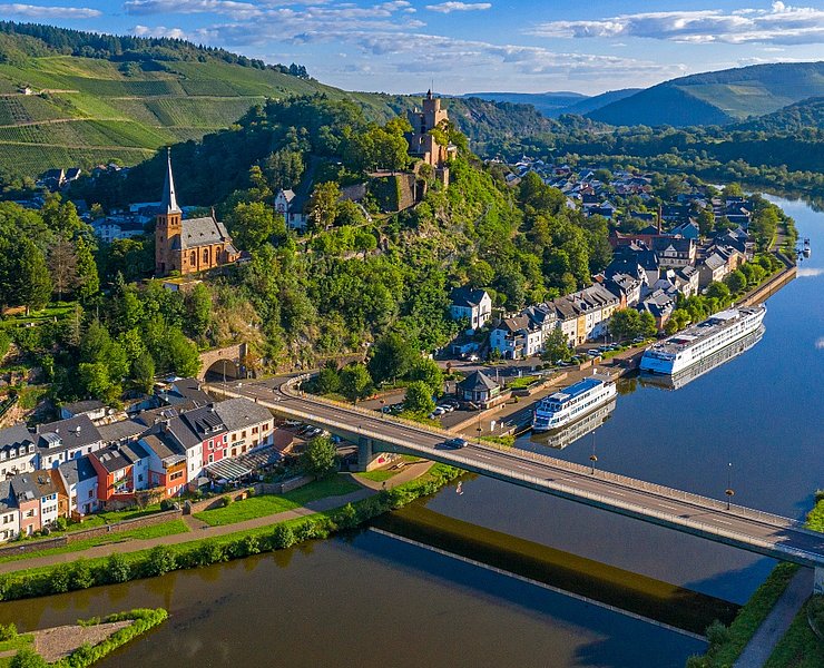 Stadt Saarburg von oben