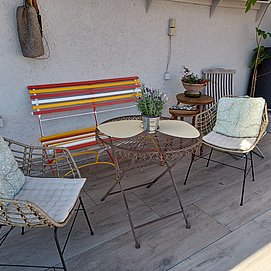 Zimmer überm Blumenladen (08)