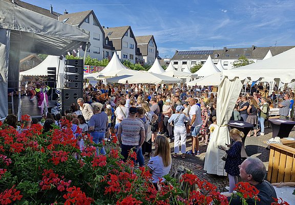 Marktplatz mit Hauptbühne