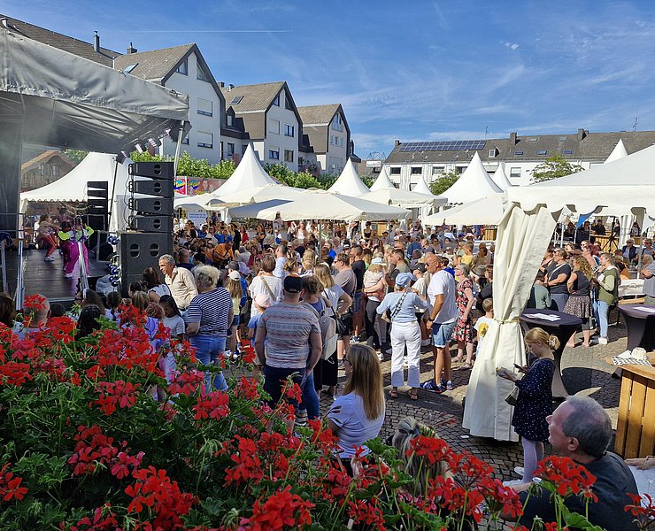 Marktplatz mit Hauptbühne